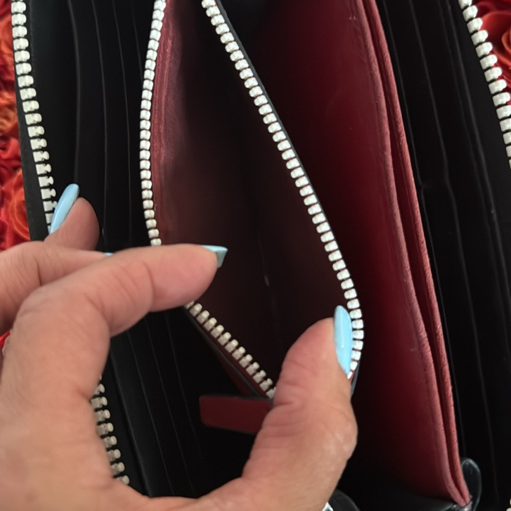 Valentino Wallet - Picture 10 of 11